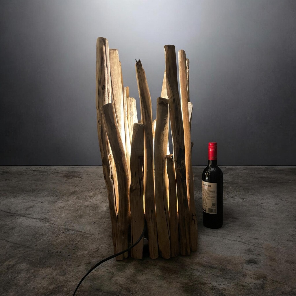 Rustikale Holzlampe aus Kastatienholz H: 58cm