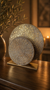 Goldene Tischlampe aus Metall- Runde Designlampe als stimmungsvolle Ambientebeleuchtung