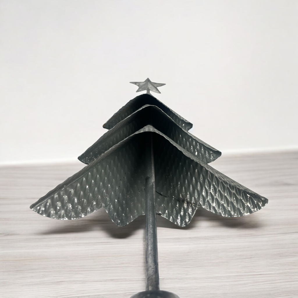 Tannenbaum aus Metall silber H: 47cm B: 23cm