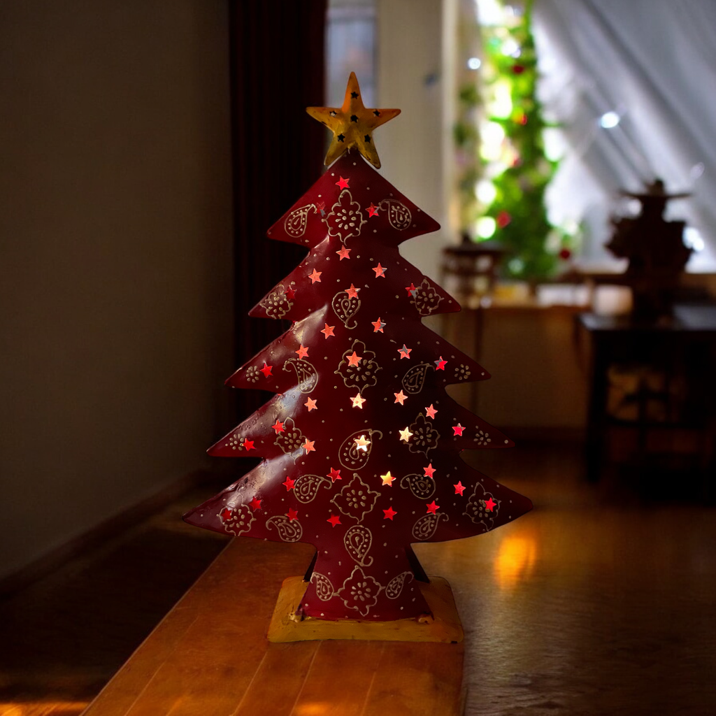 Tannenbaum aus recyceltem Eisen H40, jeder Baum ein Unikat